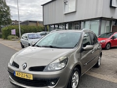 Renault Clio Estate - 1.6-16V Dynamique Airco, LPG-G3( EVEN GOED LEZEN) inruil koopje Apk is verlopen en loopt n