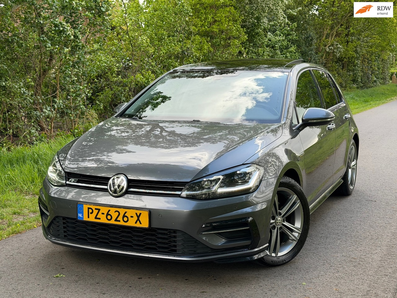 Volkswagen Golf - 1.0 TSI Highline Business R-Line | DSG | PANO | ACC | Stoelverwarming - AutoWereld.nl