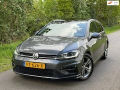 Volkswagen Golf - 1.0 TSI Highline Business R-Line | DSG | PANO | ACC | Stoelverwarming