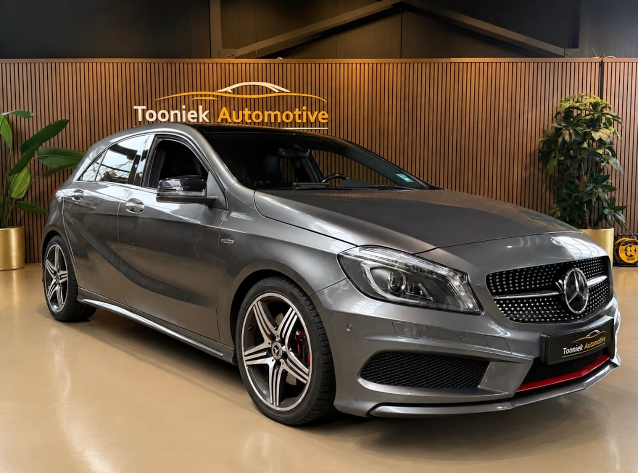 Mercedes-Benz A-klasse - 250 Sport Ambition automaat | Navigatie | PANORAMADAK - AutoWereld.nl