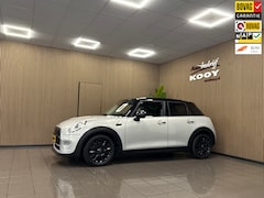 MINI 5-Deurs - 1.5 Cooper Chili Business * Panoramadak / LED / Navigatie / LM Velgen / NL Auto