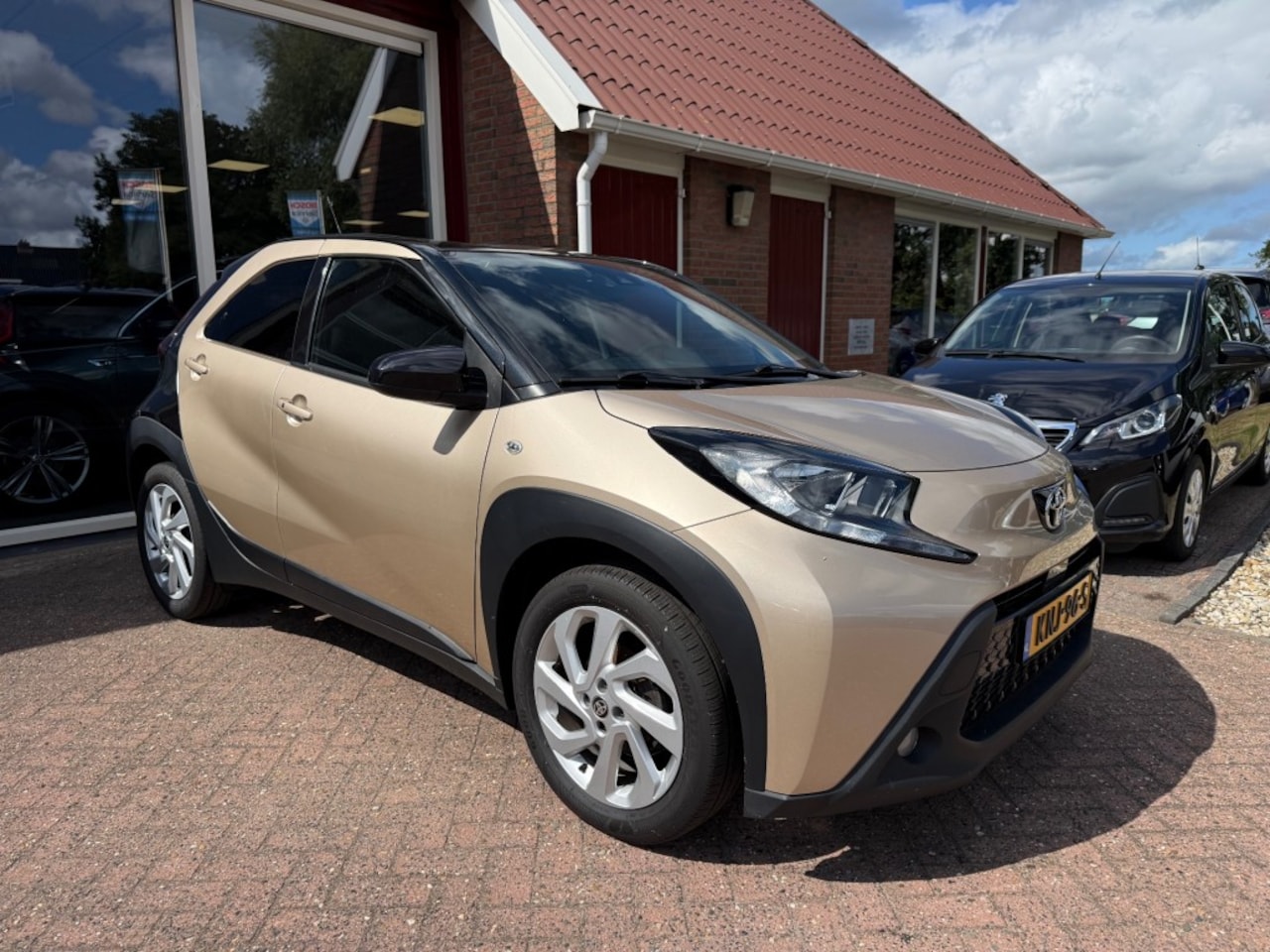 Toyota Aygo X - 1.0 VVT-I S-CVT PREM - AutoWereld.nl
