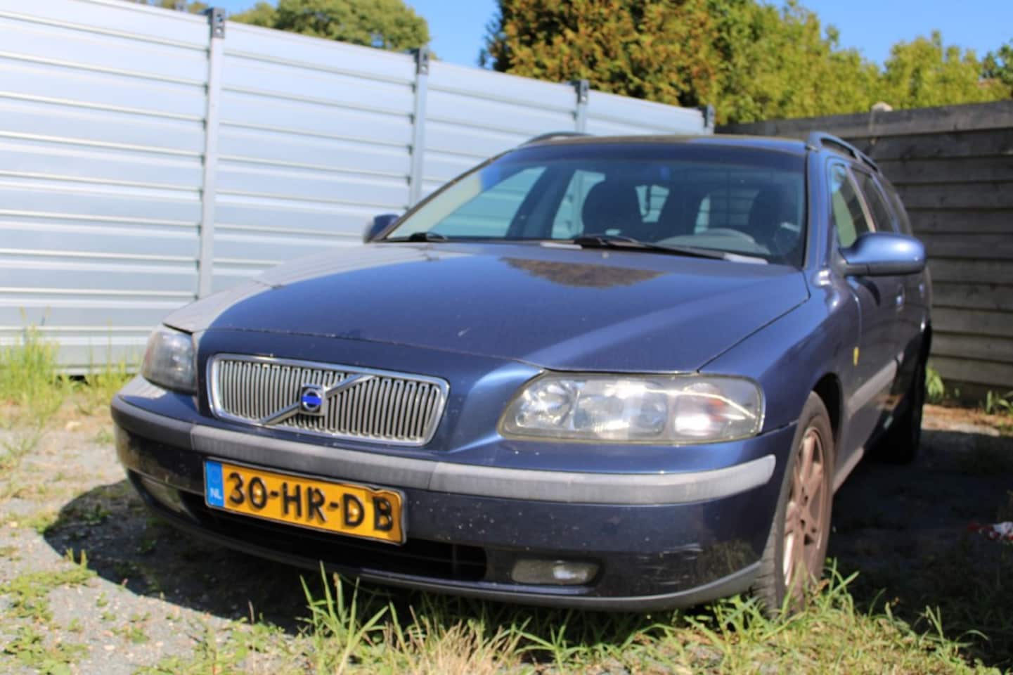 Volvo V70 - MEENEEMPRIJS!! 2.4 140pk Comfort Line automaat ECC/cruise APK 22-12-2026 - AutoWereld.nl