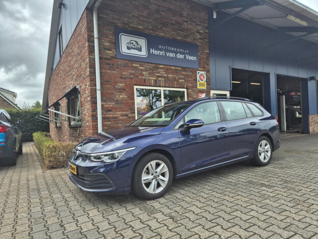 Volkswagen Golf - 1.5 eTSI Life Business 1.5 ETSI LIFE Business, Trekhaak, Stuur/stoel verwarming, Carplay, ACC, ALL IN prijs! - AutoWereld.nl