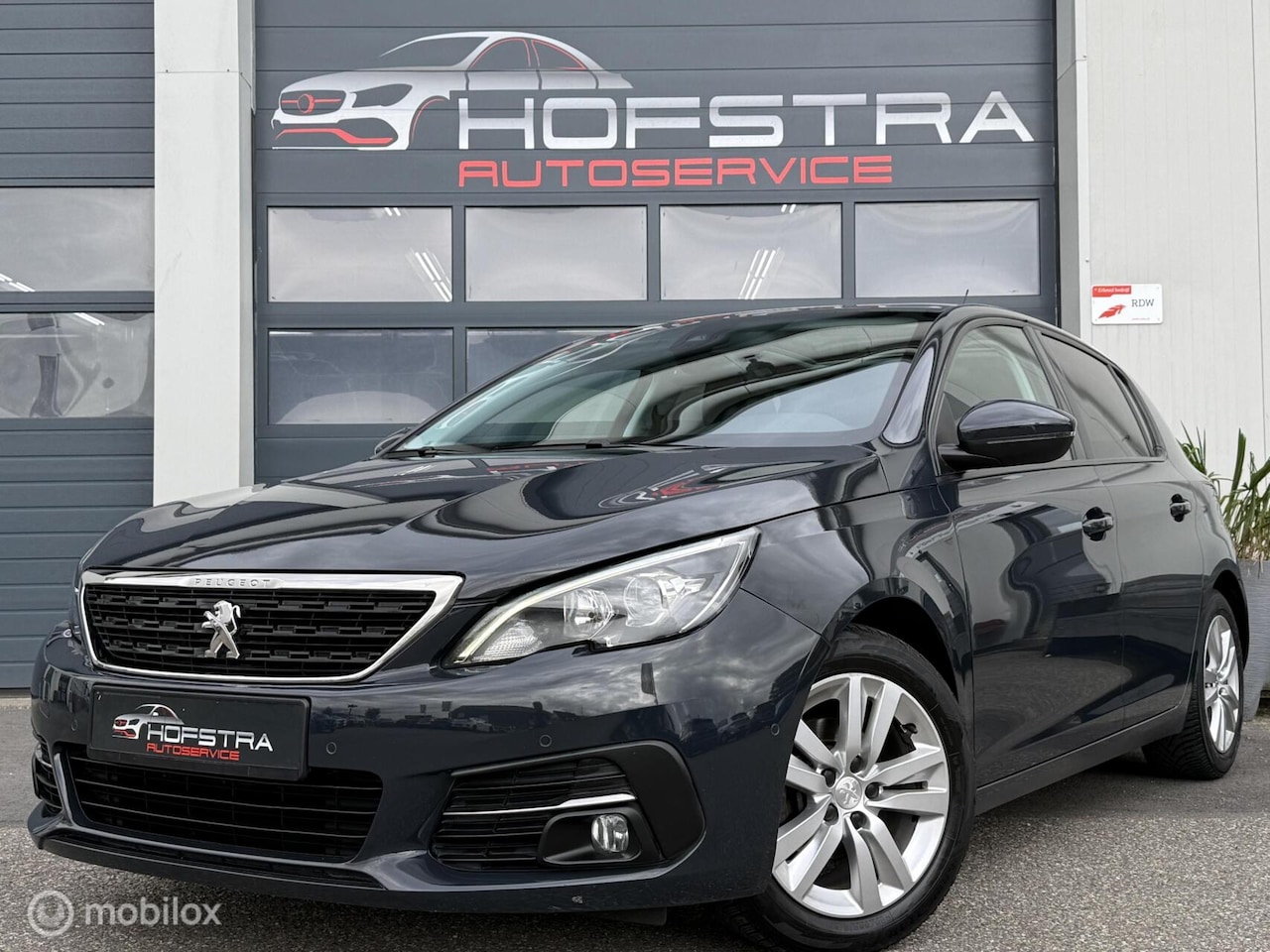 Peugeot 308 - 1.2 PureTech Blue Lease Executive Pano Leer Trekhk - AutoWereld.nl