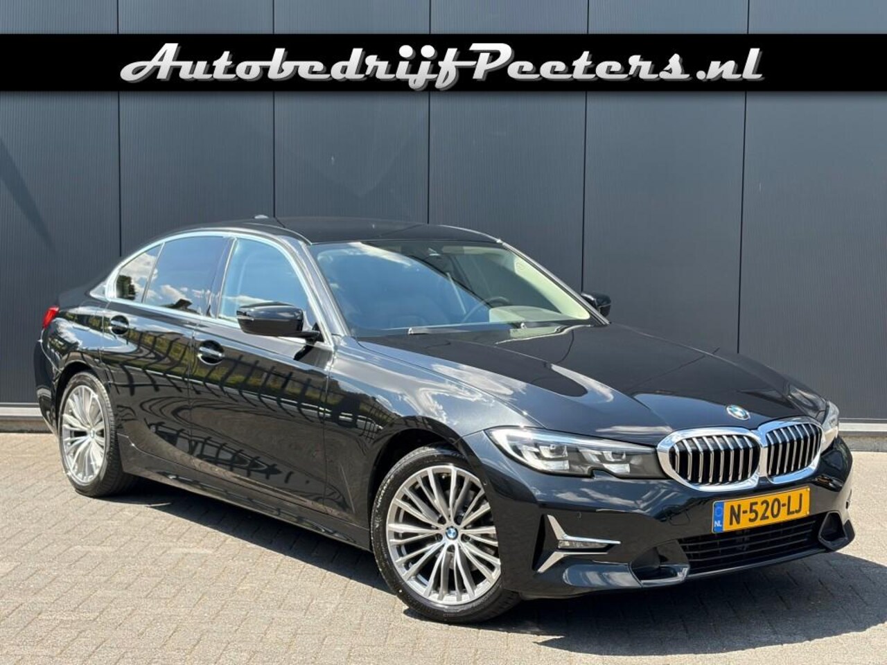 BMW 3-serie - 320i 184pk Aut. Luxury Leder Camera Navi LED Cruise Carplay Sfeerlicht - AutoWereld.nl