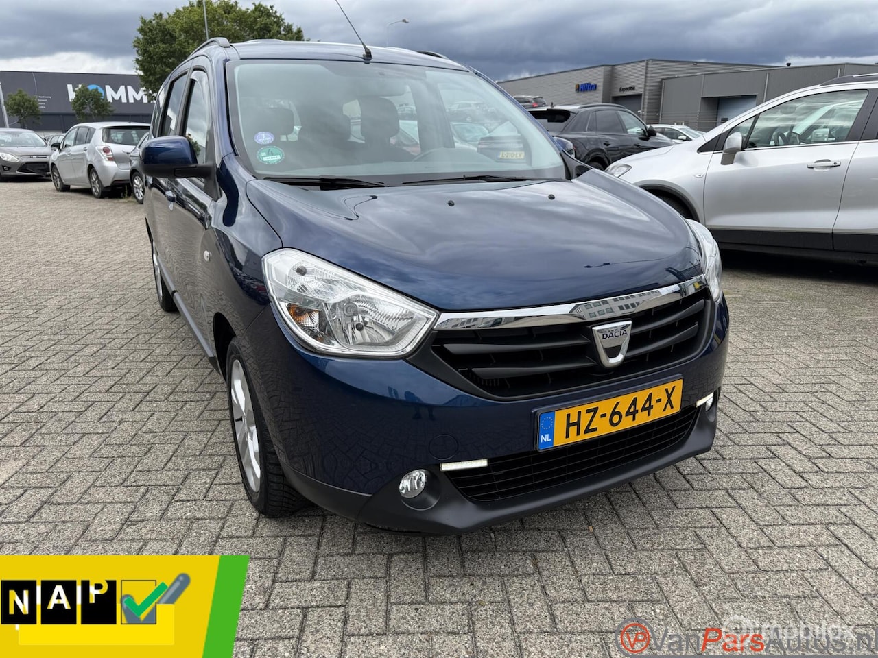 Dacia Lodgy - 1.2 TCe Lauréate 5p.Airco,Cruise,Trekhaak,P.sensoren - AutoWereld.nl