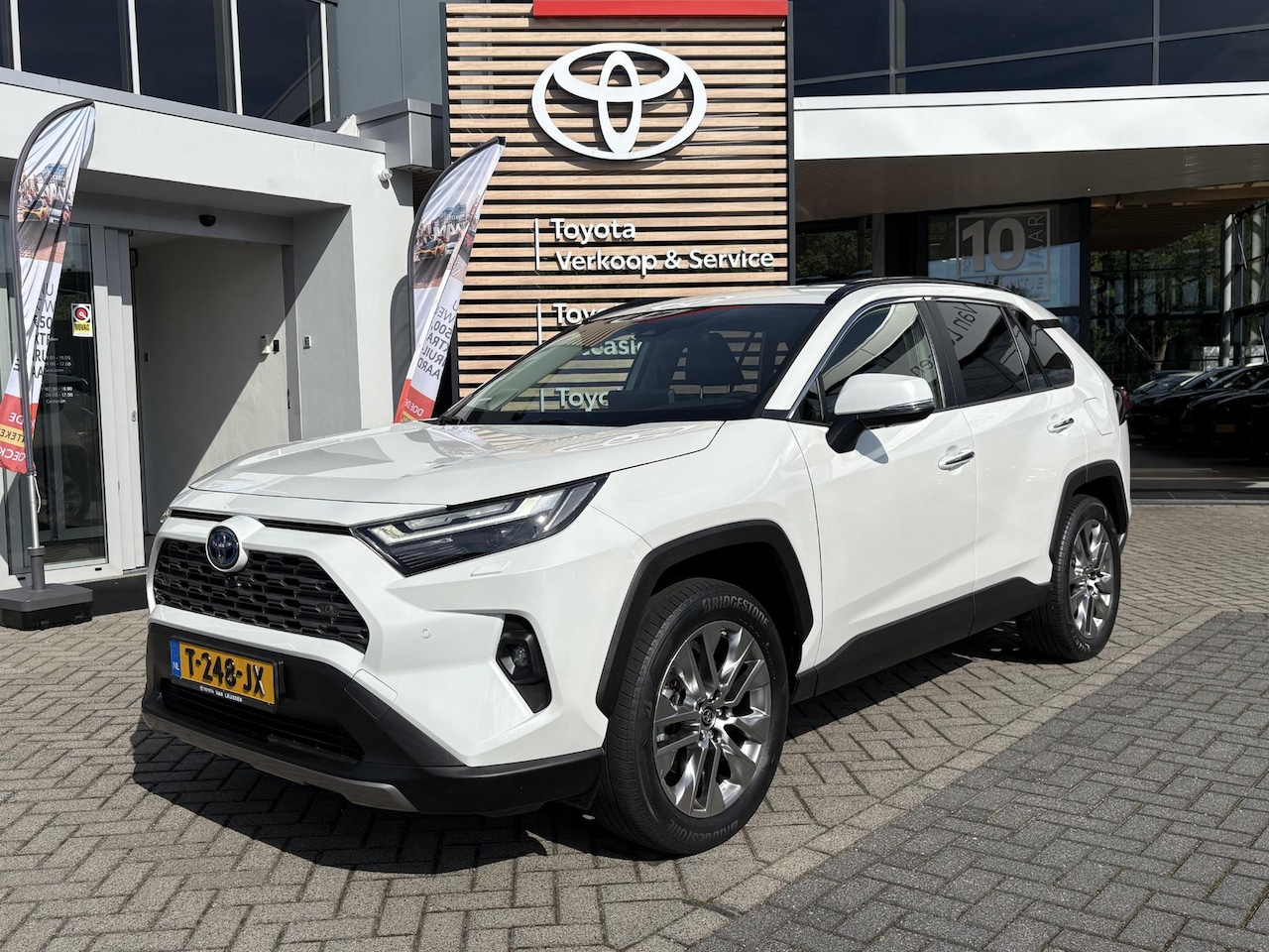 Toyota RAV4 - 2.5 HYBRID AWD EXECUTIVE TREKHAAK BLIND-SPOT STOEL/STUURVERW STOELKOELING PARK-SENSOREN EL - AutoWereld.nl