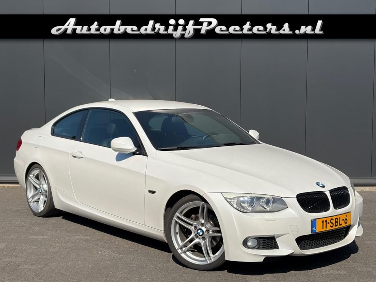 BMW 3-serie - Coupe 320i M Sport 2e eig. NL-auto Xenon H/K Leder Cruise Navi - AutoWereld.nl