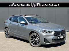 BMW X2 - xDrive25e M Sport Pano ACC HUD Camera LED Leder E.klep Sfeerlicht