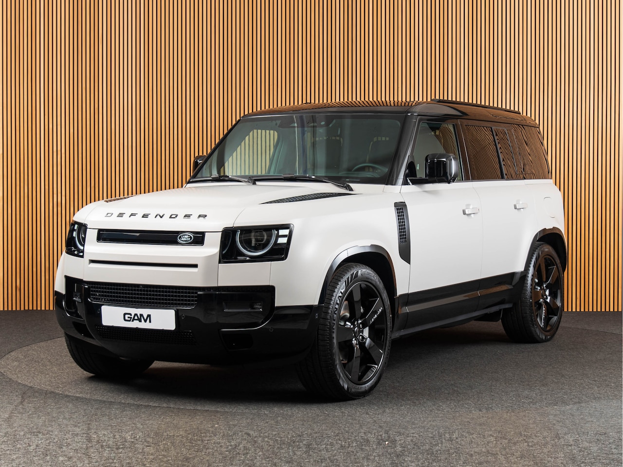 Land Rover Defender 110 - 2.0 P300e 110 X-Dynamic HSE WRAPPED | PANO | HUD | 22" | MERIDIAN 700W - AutoWereld.nl