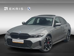 BMW 3-serie - Sedan 330e | M Sportpakket Pro | Schuif-/kanteldak | Trekhaak | 19 inch Styling 995 M