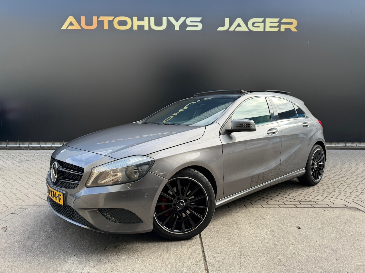 Mercedes-Benz A-klasse - 200 Prestige Pano Leer Automaat AMGwielen Stoel.Verwarming - AutoWereld.nl