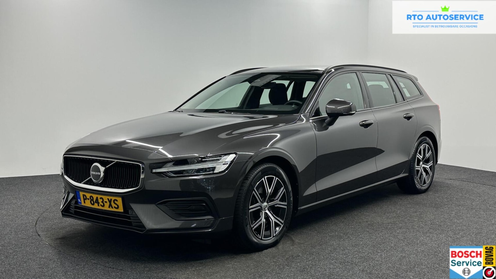 Volvo V60 - 2.0 B3 Essential TREKHAAK CRUISE CARPLAY NAVI LM ECC. - AutoWereld.nl