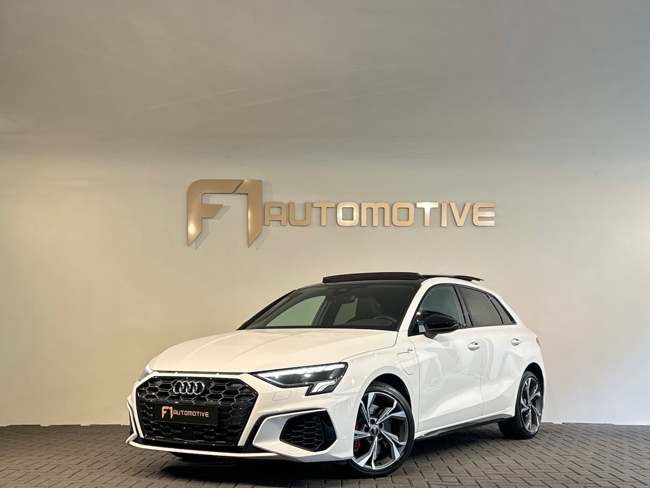 Audi A3 Sportback - 45 TFSI e S edition Competition Pano|B&O|Sfeer|ACC|Lane|Camera - AutoWereld.nl
