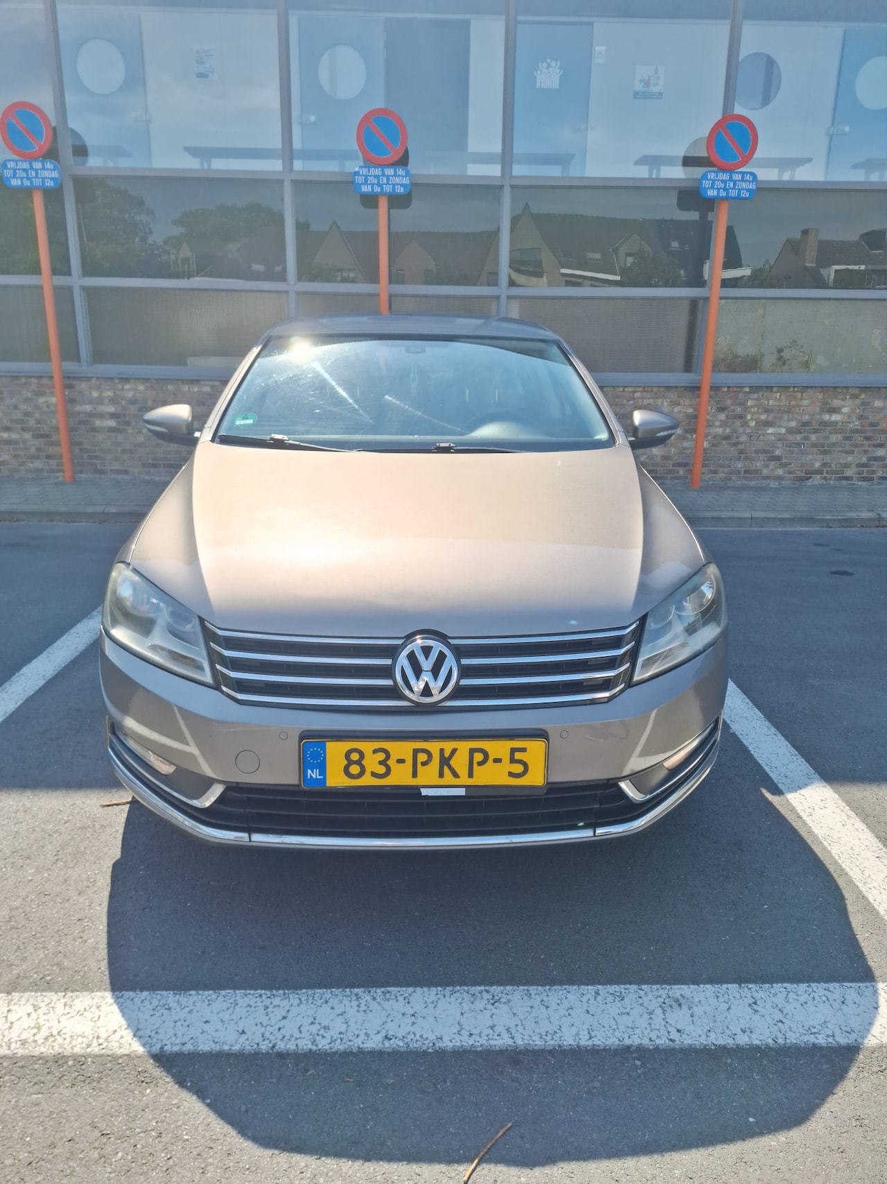 Volkswagen Passat - 1.4 TSI Comfortline BlueMotion - AutoWereld.nl