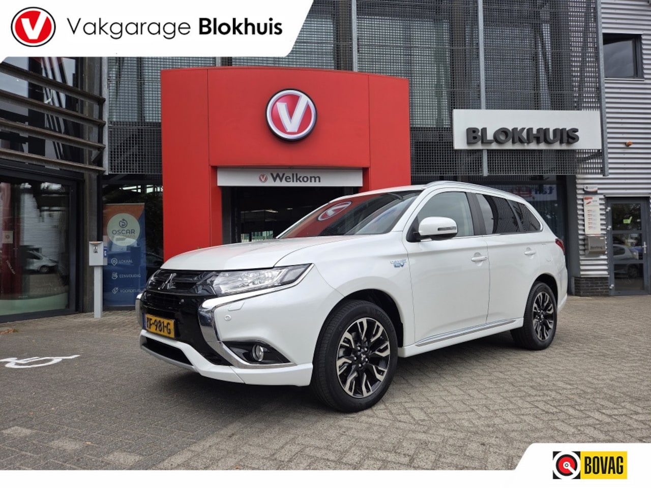 Mitsubishi Outlander - 2.0 PHEV Executive Edition | Navi | Camera | PDC | Stoel verw. - AutoWereld.nl