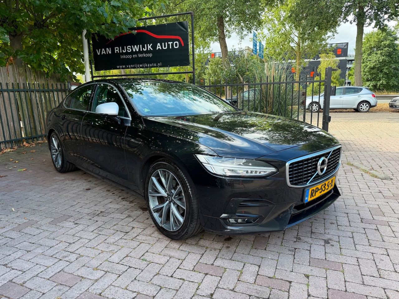 Volvo S90 - 2.0 D3 R-Design Xenon Leder 9790NETTO Pdc - AutoWereld.nl
