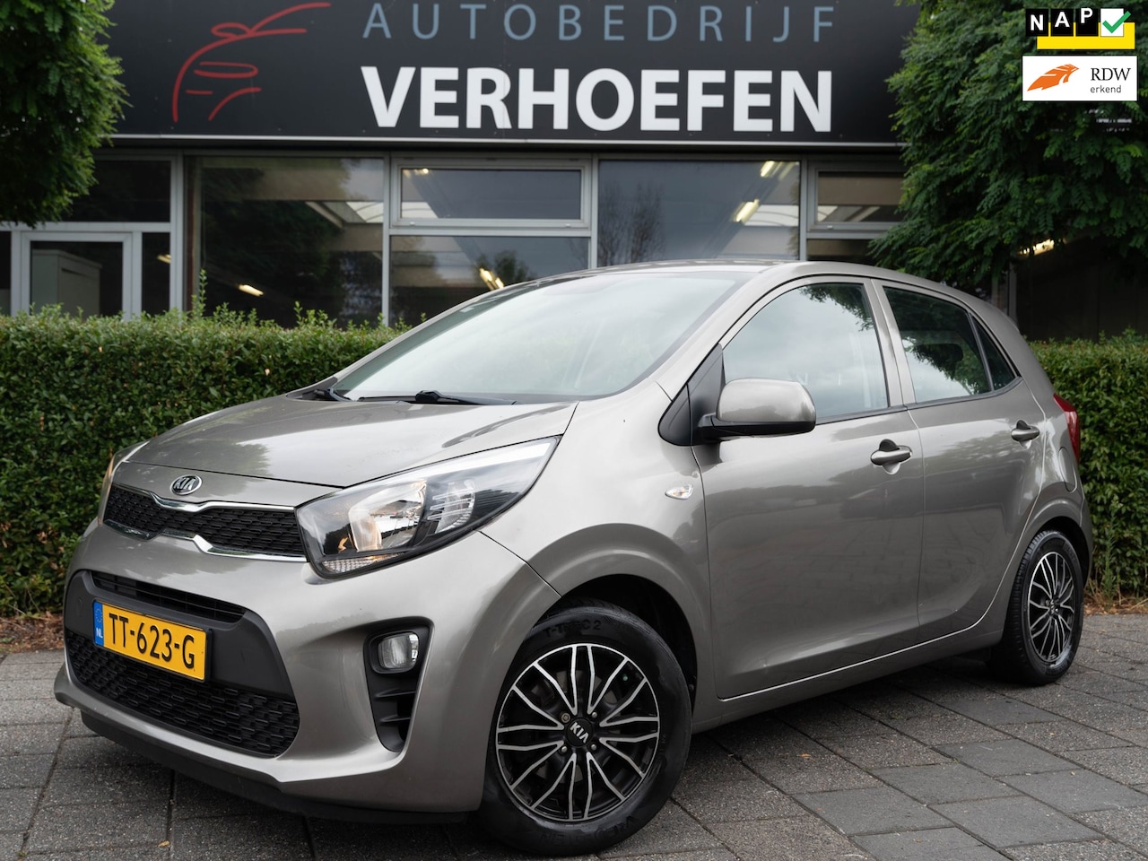 Kia Picanto - 1.0 CVVT ComfortPlusLine Navigator | APPLE CARPLAY | PARKEERCAMERA | TREKHAAK | AIRCO | NA - AutoWereld.nl