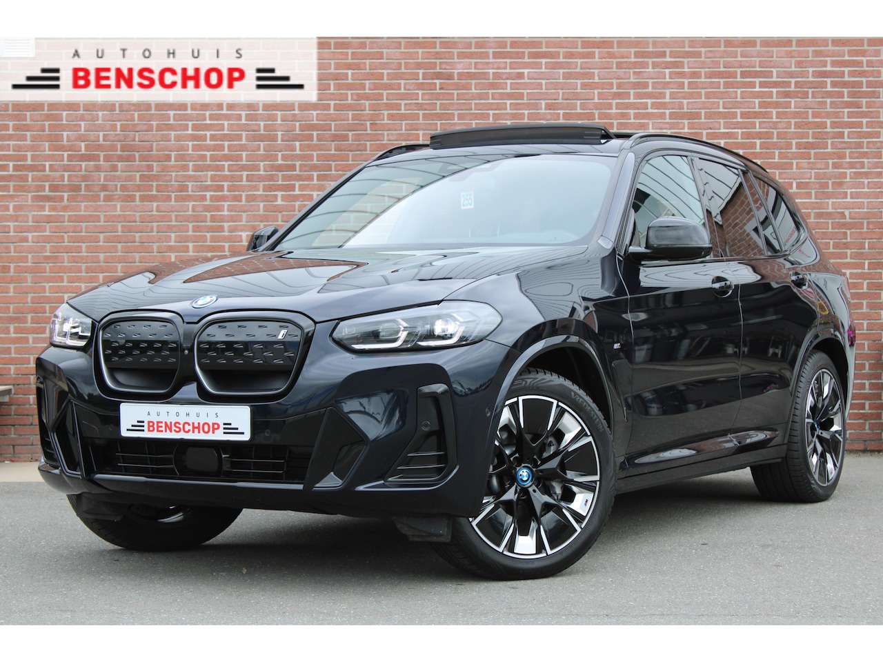 BMW iX3 - High Executive M Sport 80 kWh |PANO-DAK|HUD|TREKHAAK|LEDER| - AutoWereld.nl