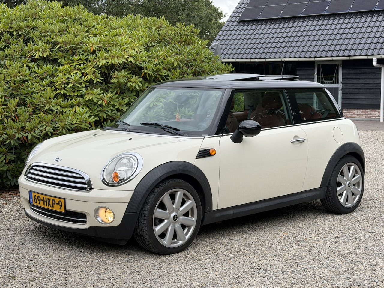 MINI 3-Deurs - 1.6 Cooper Chili Panoramadak/Leder/NAP/Airco/LMV/120PK - AutoWereld.nl