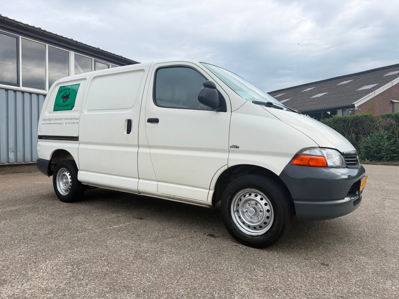 Toyota HiAce - 2.5 D4-D 90PK Base | MARGE | 3 ZITS | NAP - AutoWereld.nl