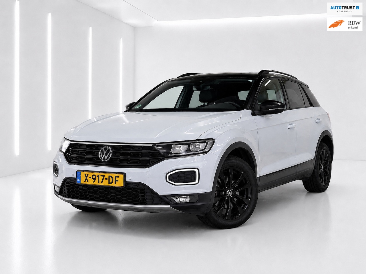 Volkswagen T-Roc - 1.5 TSI 150PK DSG Sport | Pano | ACC | Camera | Park Assist - AutoWereld.nl