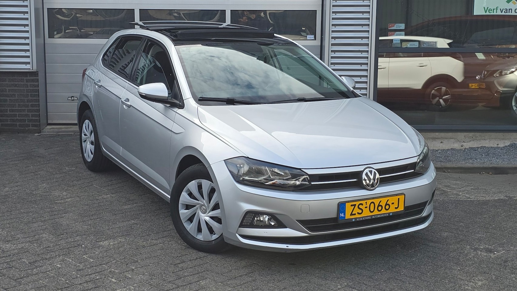 Volkswagen Polo - 1.0 MPI Comfort, Pano, Carplay, Full OH!! - AutoWereld.nl