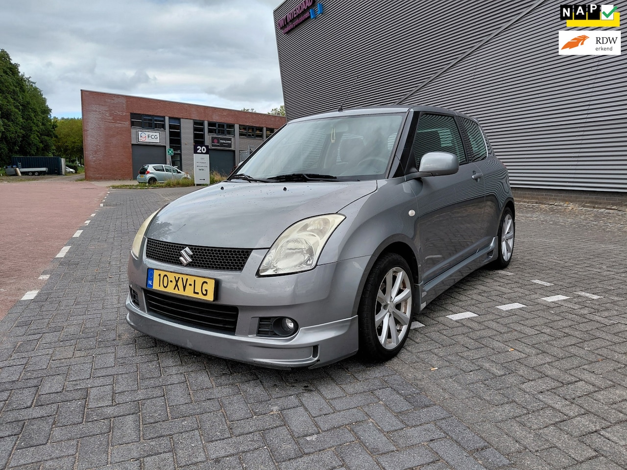 Suzuki Swift - 1.5 Exclusive airco Sport uitvoering - AutoWereld.nl