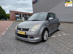 Suzuki Swift - 1.5 Exclusive airco Sport uitvoering