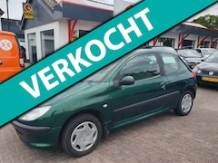 Peugeot 206 - 1.4 XT AUTOMAAT 93941 KM NIEUWE APK