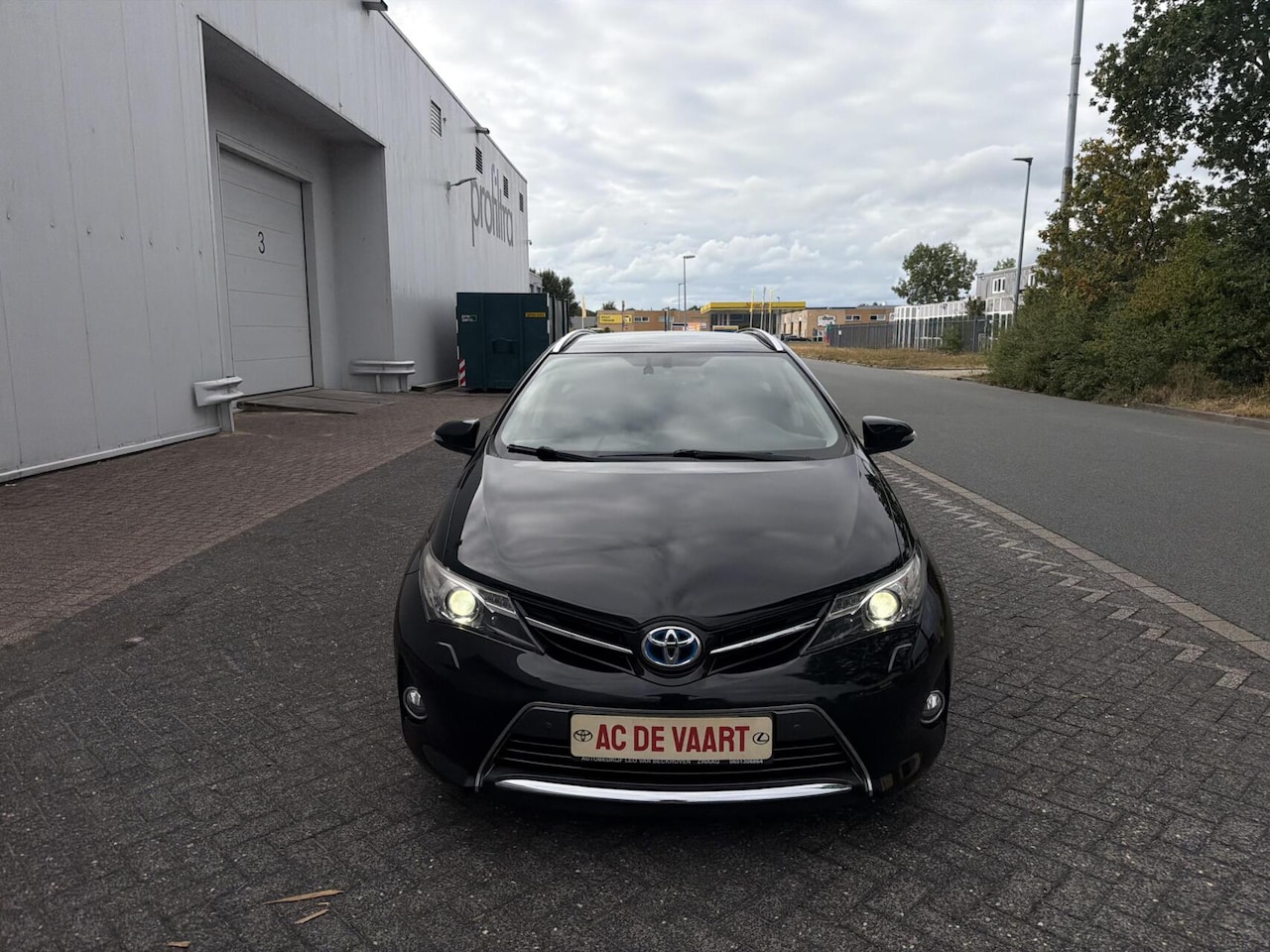 Toyota Auris - 1.8 Hybrid Lease+ - NAVI/PANODAK/XENON/CAM/NAP - AutoWereld.nl