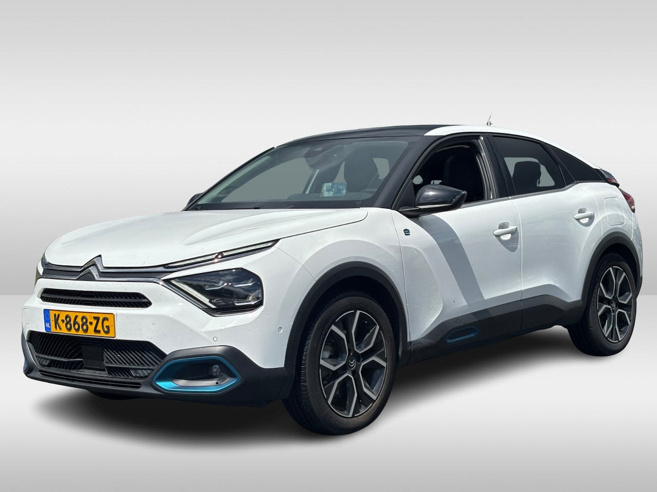 Citroën Ë-C4 - Shine 50 kWh / Schuifdak / Camera / Head-up / Leder / Keyless / CarPlay / 18'' / Dodehoek - AutoWereld.nl