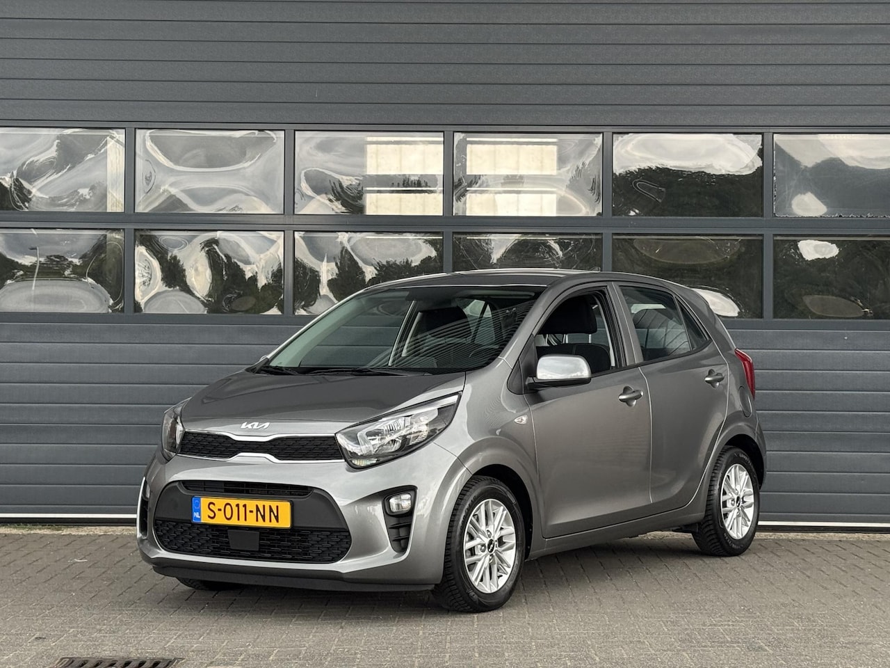 Kia Picanto - 1.0 DPI DYNAMICLINE I APPLE/ANDROID I P-CAMERA I 5-DEURS I LICHT METALEN VELGEN - AutoWereld.nl