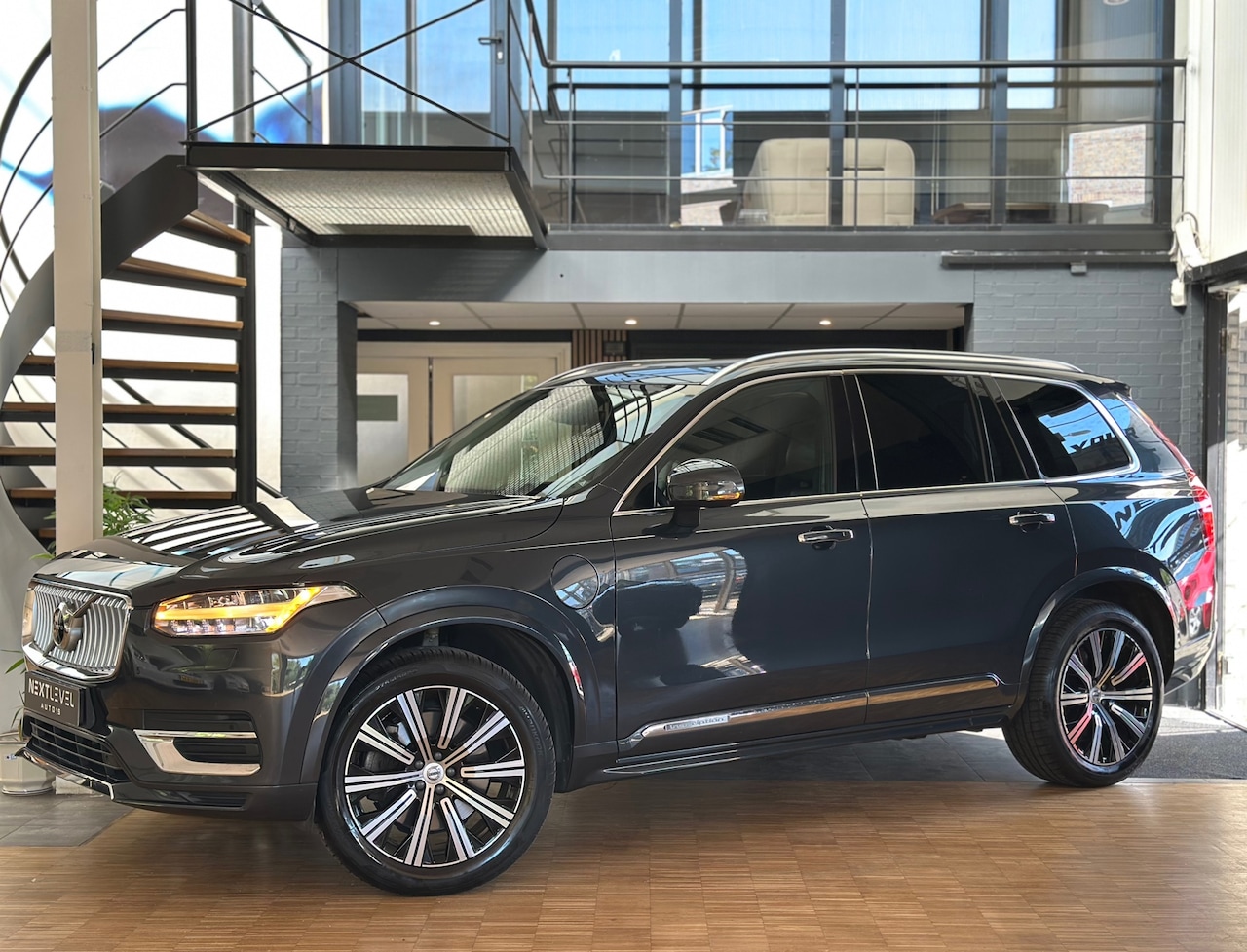 Volvo XC90 - 2.0 T8 Twin Engine AWD Inscription Dealer Ond. Massage Stoel Trekhaak 360 Camera - AutoWereld.nl