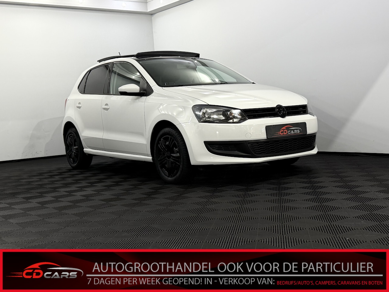Volkswagen Polo - 1.2 Easyline Panoramadak, Parkeersensoren, Clima, Apple carplay, Mistlamp, Bluetooth - AutoWereld.nl