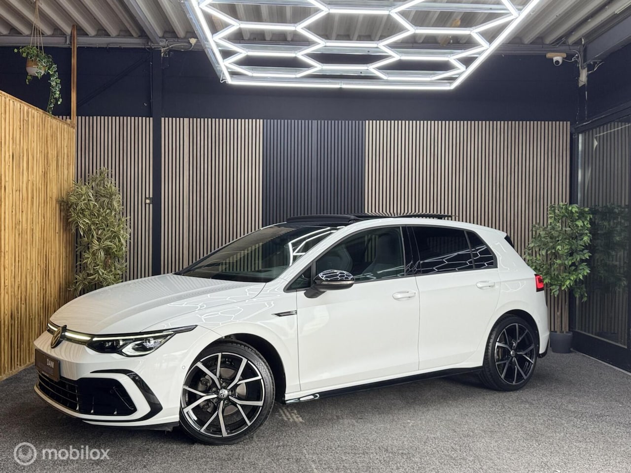 Volkswagen Golf - 1.5 TSI R-Line|Pano|Matrix led|Hud|Harman - AutoWereld.nl