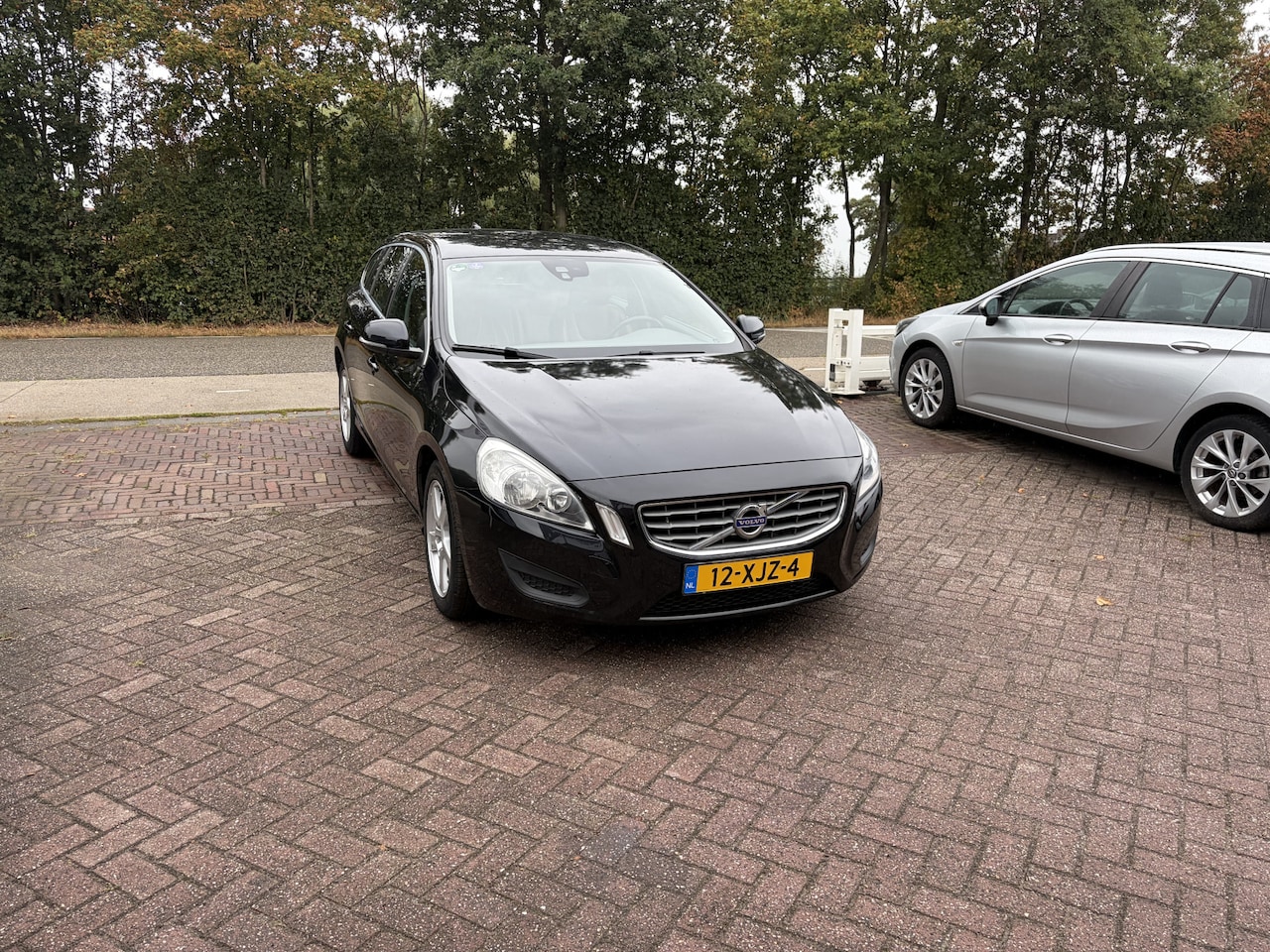 Volvo V60 - 1.6 T3 Momentum LEER STOELVERWARMING NAVI CLIMA - AutoWereld.nl