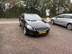 Volvo V60 - 1.6 T3 Momentum LEER STOELVERWARMING NAVI CLIMA