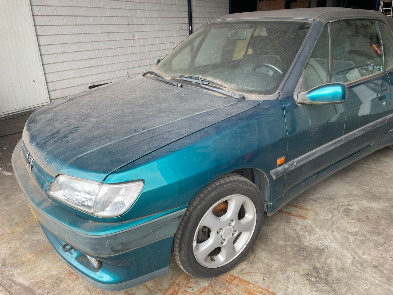 Peugeot 306 Cabriolet - 2.0 Schuurvondst - AutoWereld.nl
