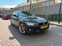 BMW 3-serie Touring - 320i High Executive