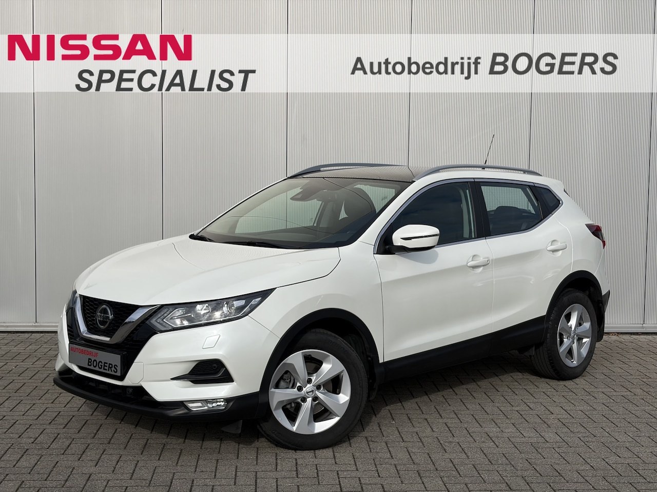 Nissan Qashqai - 1.3 DIG-T DCT A/T Acenta Design Pack, Cold Pack, Navi, Trekhaak - AutoWereld.nl