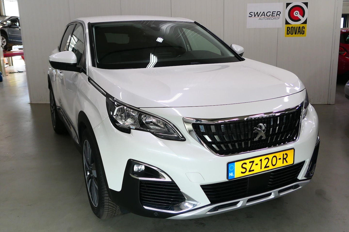 Peugeot 3008 - 1.2 PureTech Allure 1.2 PureTech 130pk Allure (Goed onderhouden) - AutoWereld.nl