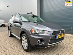 Mitsubishi Outlander - 2.0i Intro Edition AUT CLIMA NAVI PDC