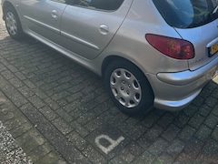 Peugeot 206 - 1.4 Forever