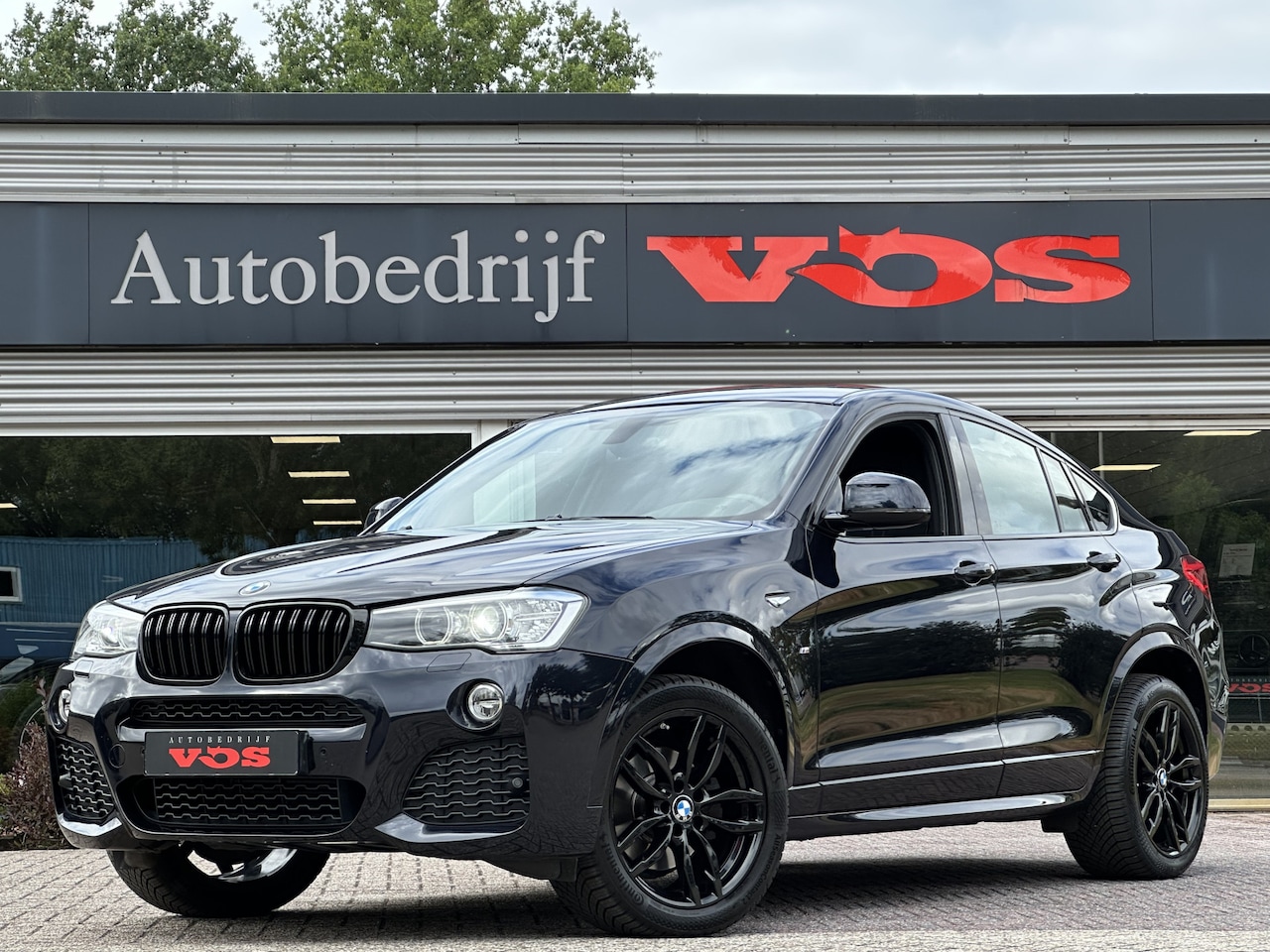BMW X4 - xDrive20i M Sport | Camera | Trekhaak | Navi | Leder | CarPlay - AutoWereld.nl