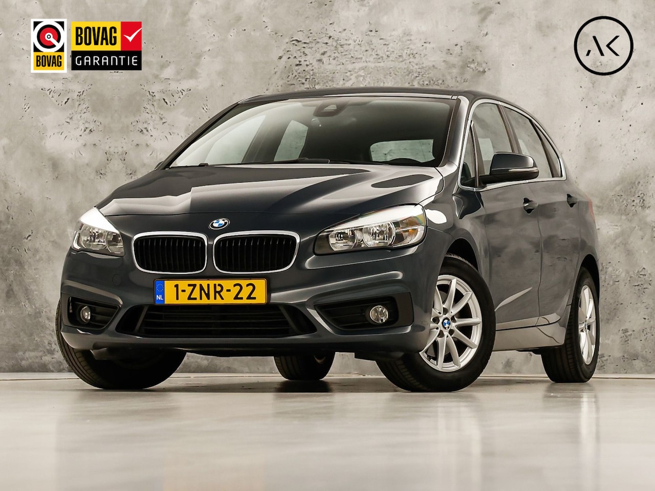 BMW 2-serie Active Tourer - 220i Executive Sport 184Pk Automaat (NAVIGATIE, CLIMATE, STOELVERWARMING, SPORTSTOELEN, PA - AutoWereld.nl