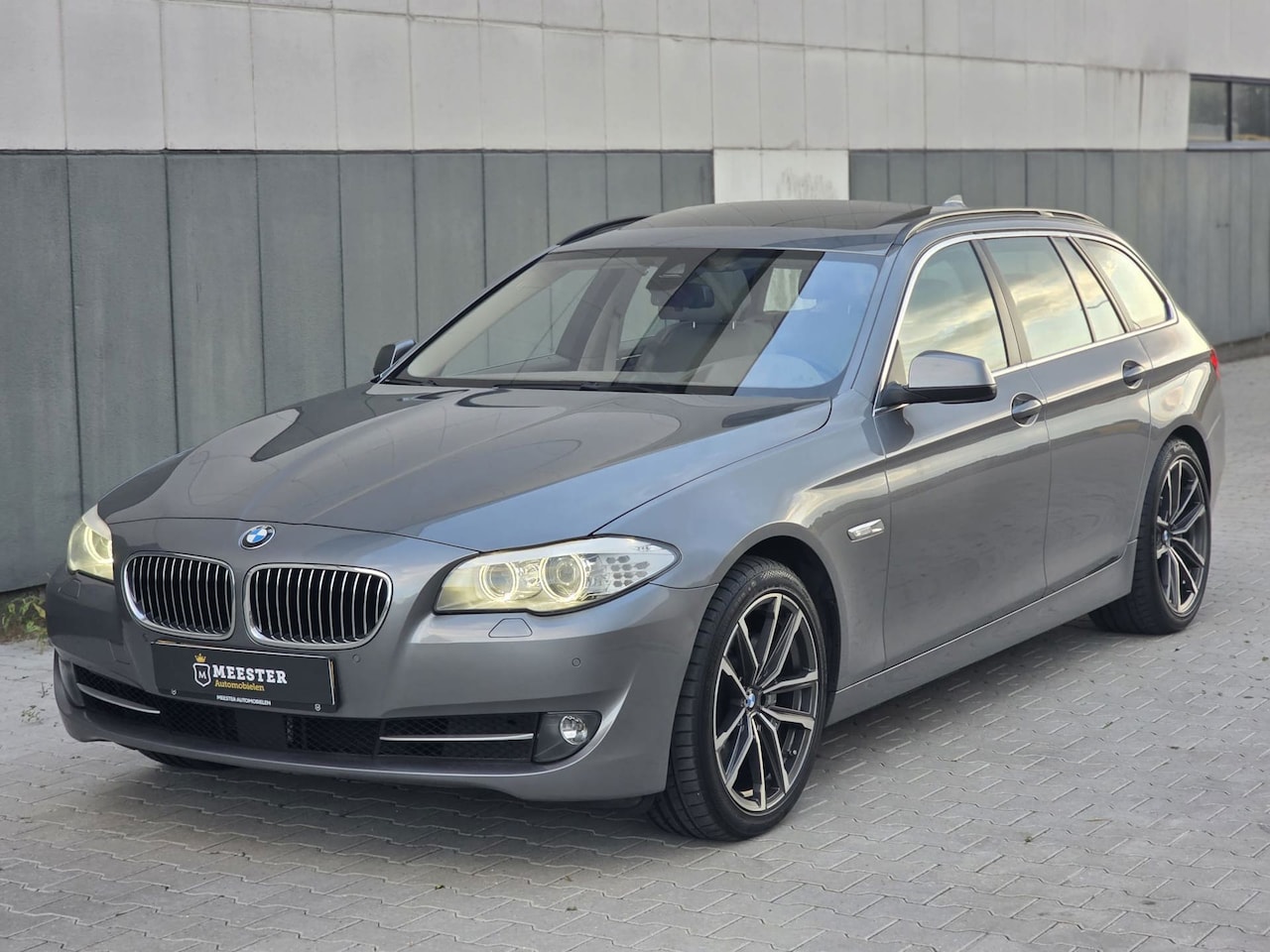 BMW 5-serie Touring - 528xi High Executive|Panodak|ACC|Head-up - AutoWereld.nl
