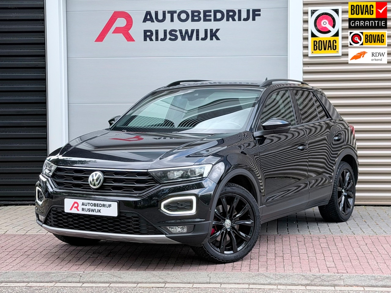 Volkswagen T-Roc - 1.5 TSI Sport Business R Virtual/Camera/AppleCar - AutoWereld.nl