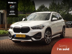 BMW X1 - sDrive18i | Handbak | Uniek | PearlWeiss | Leer | Nav | All-black | Privacy glass